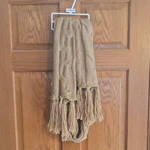 Liz Claiborne Tan Knit Scarf